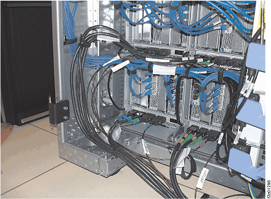 PCIe and SPCN cable routing through Rack-2 tailgate